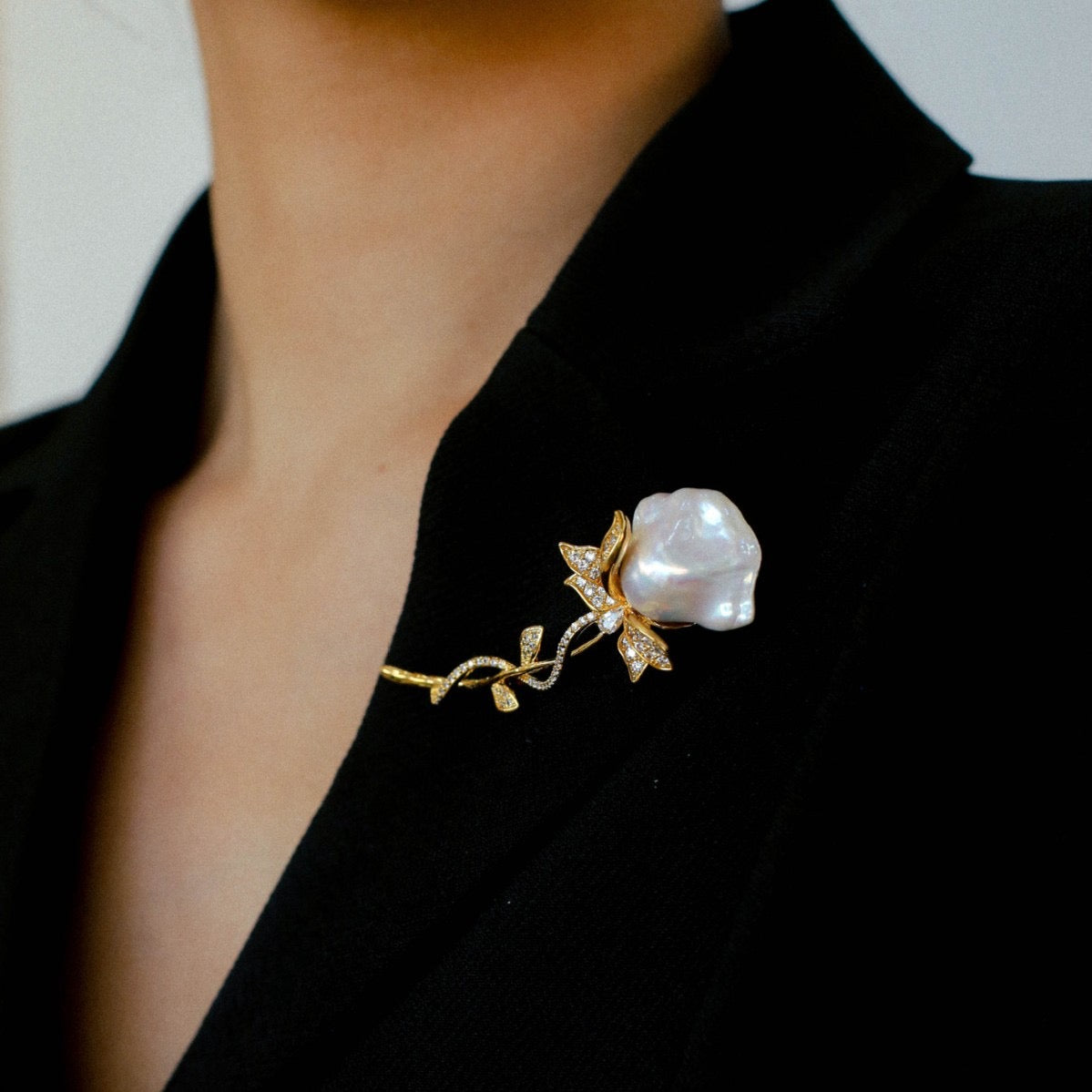 Rose Baroque Pearl Decorative Brooch Accessory