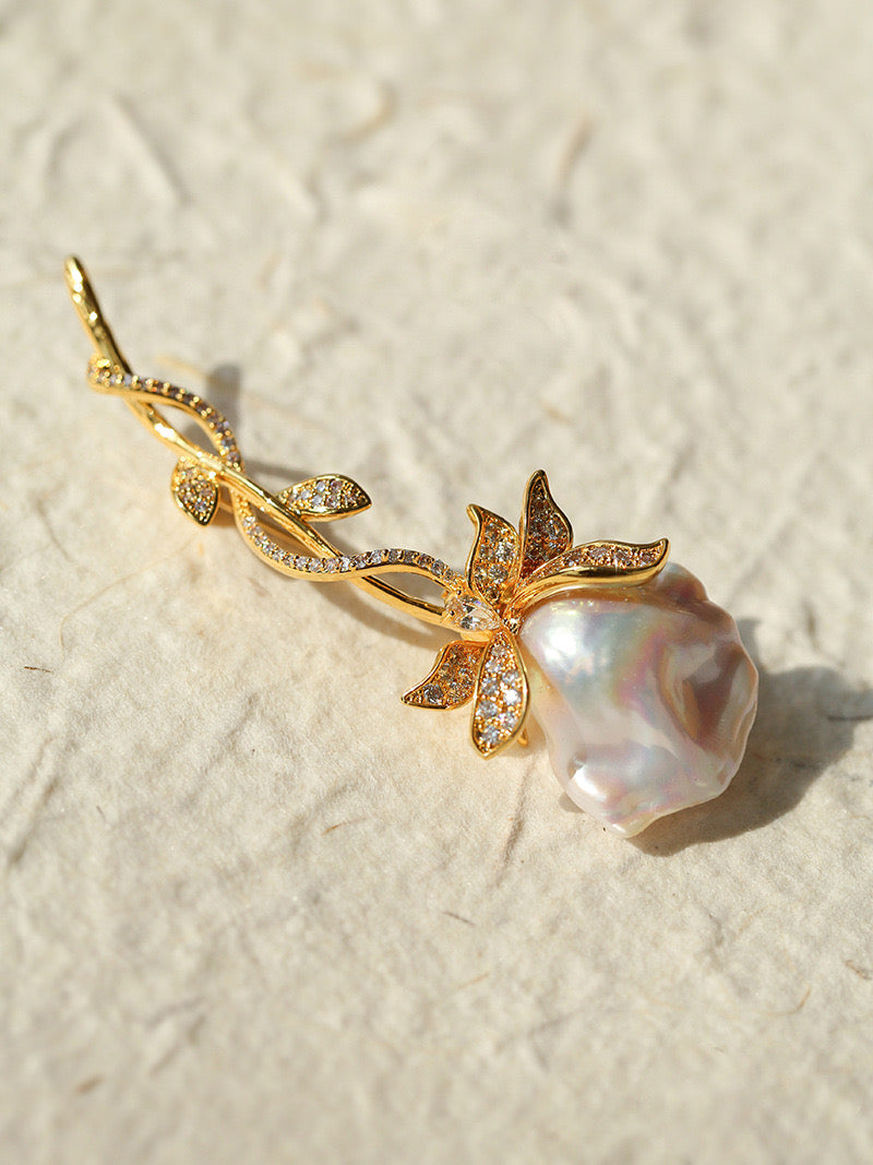 Rose Baroque Pearl Decorative Brooch Accessory