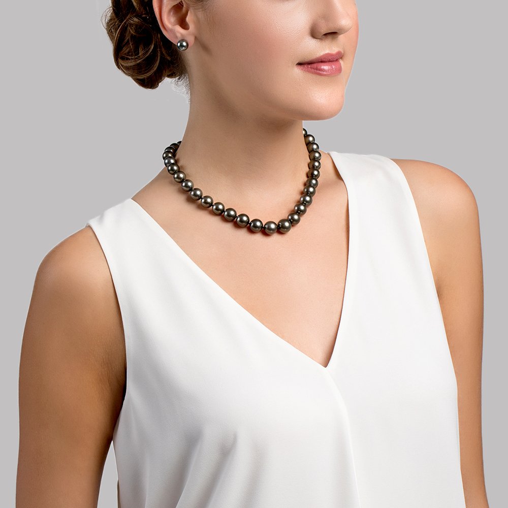 Black Tahitian Pearl Necklace in AAA Quality 1