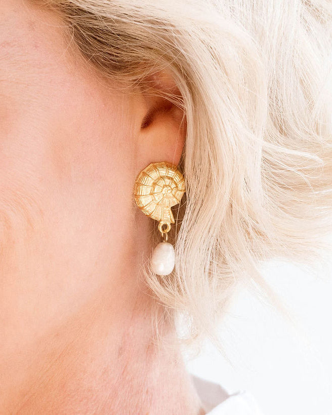 Elegant Shell Drop Earrings for Stylish Looks