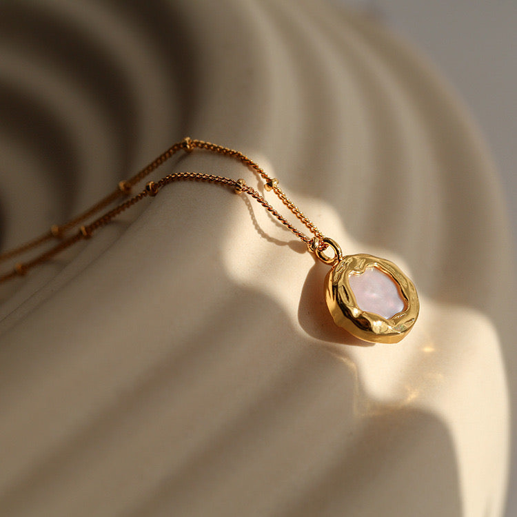 Gold Necklace with Pearl Design