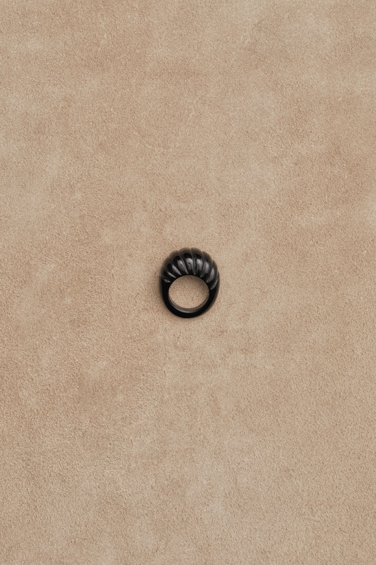 Shell Ring with Onyx Stone Detail