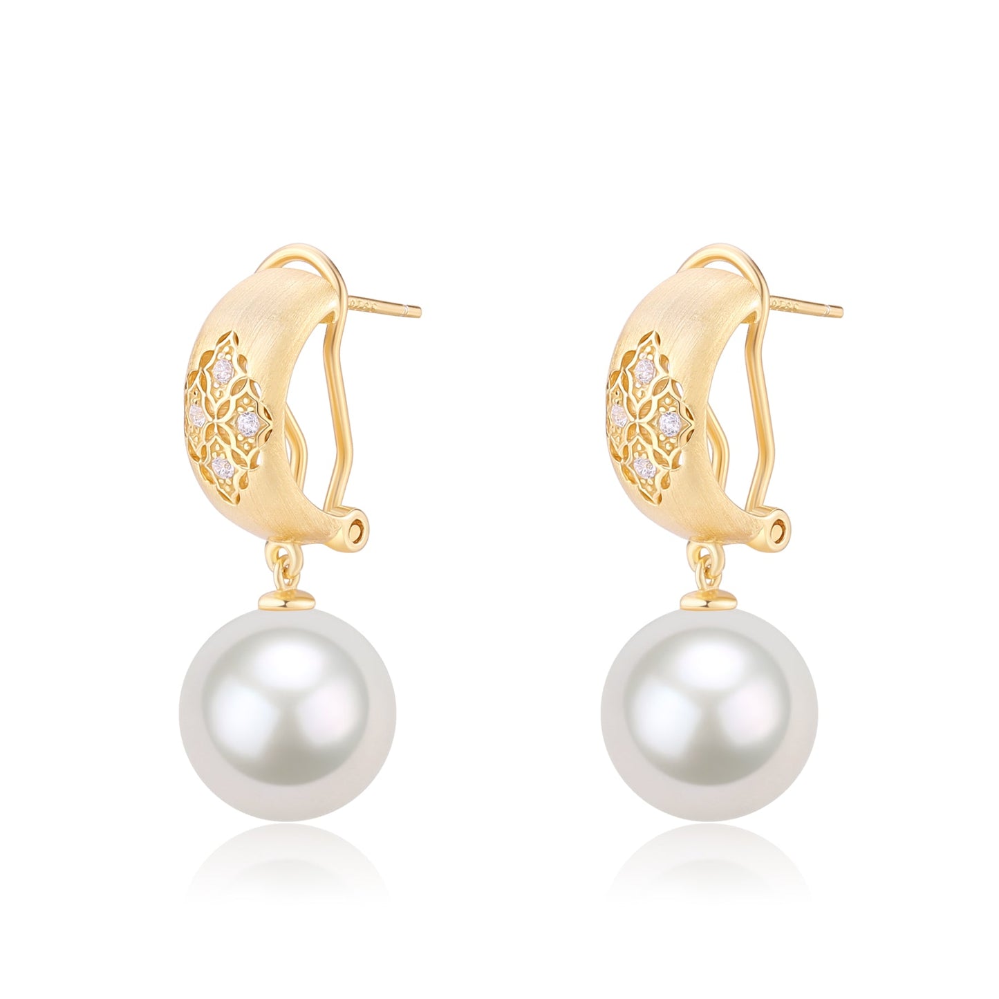 Freshwater Pearl Earrings with Vintage Gold Design