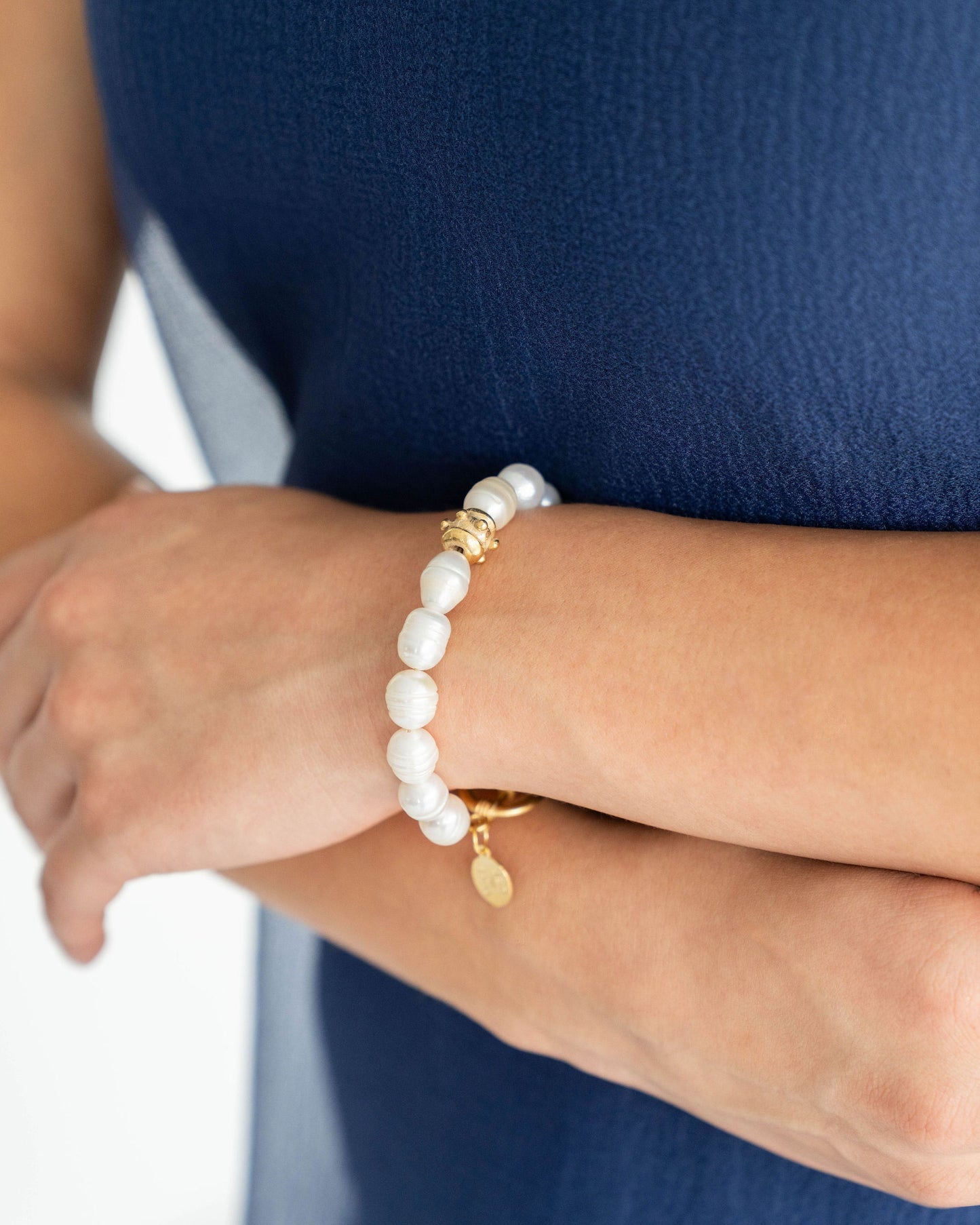 Elegant Pearl Bracelet in Classic Style