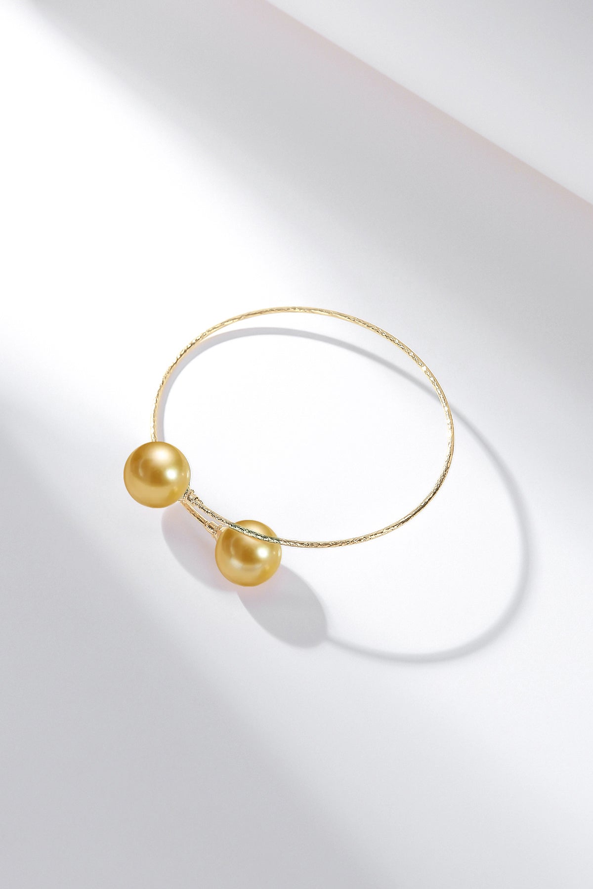 Golden South Sea Pearl Bangle Bracelet in 18k Gold