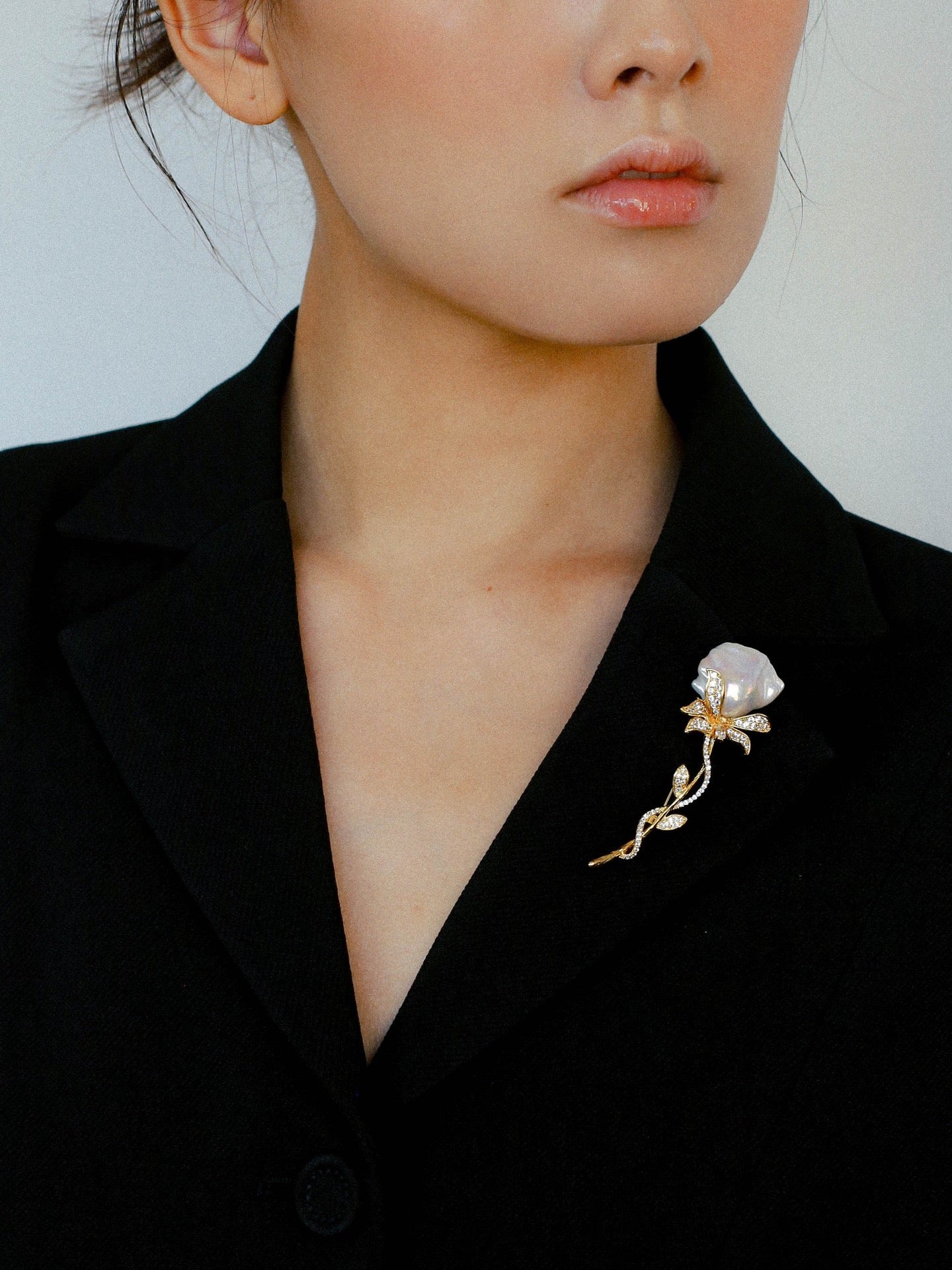 Flower Baroque Pearl Brooch