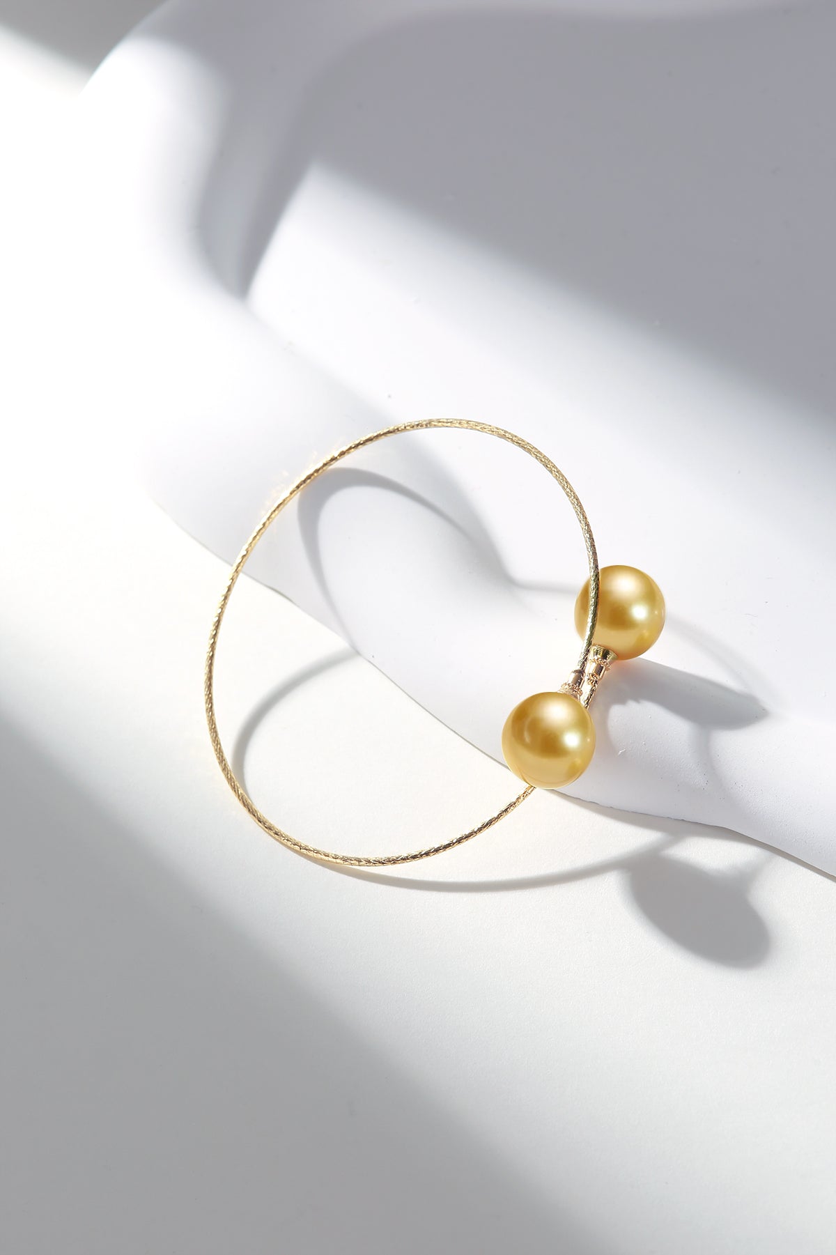 Golden South Sea Pearl Bangle Bracelet in 18k Gold