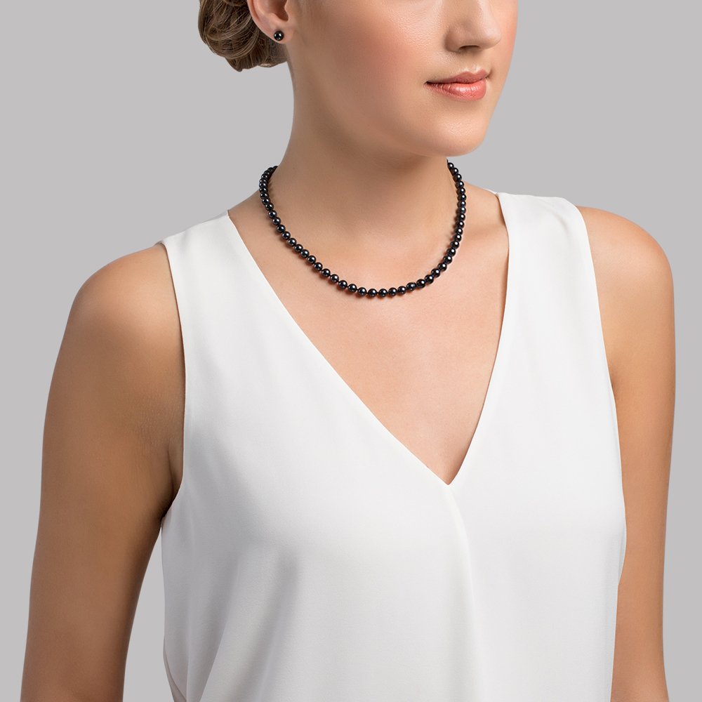 Black Akoya Pearl Necklace in AAA Quality 4