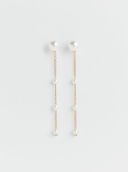 Elegant Pearl Drop Earrings in Stunning Design