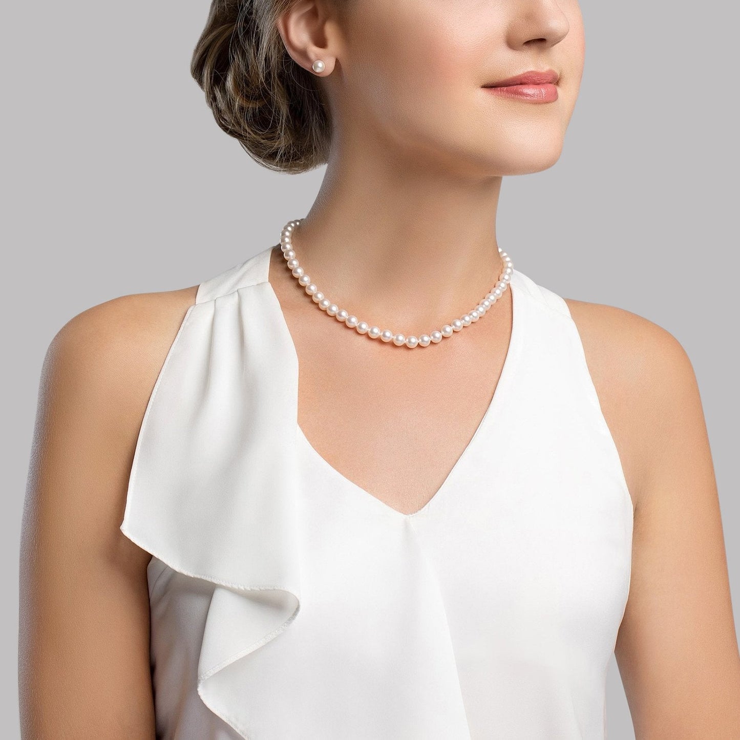 Graduated Pearl Necklace in White Japanese Akoya