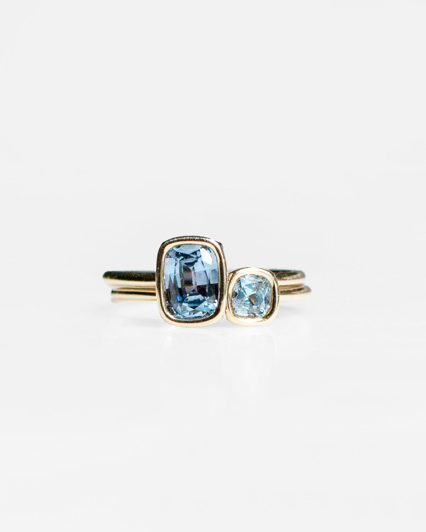 14K Sapphire Floating Ring in Chicory Style