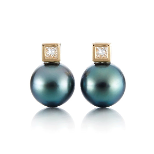 Tahitian Pearl and Diamond Earrings تصميم