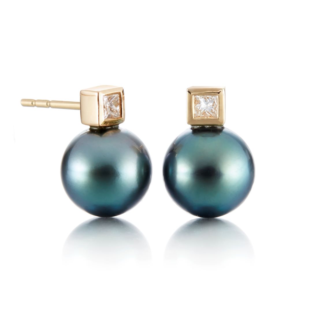 Tahitian Pearl and Diamond Earrings تصميم