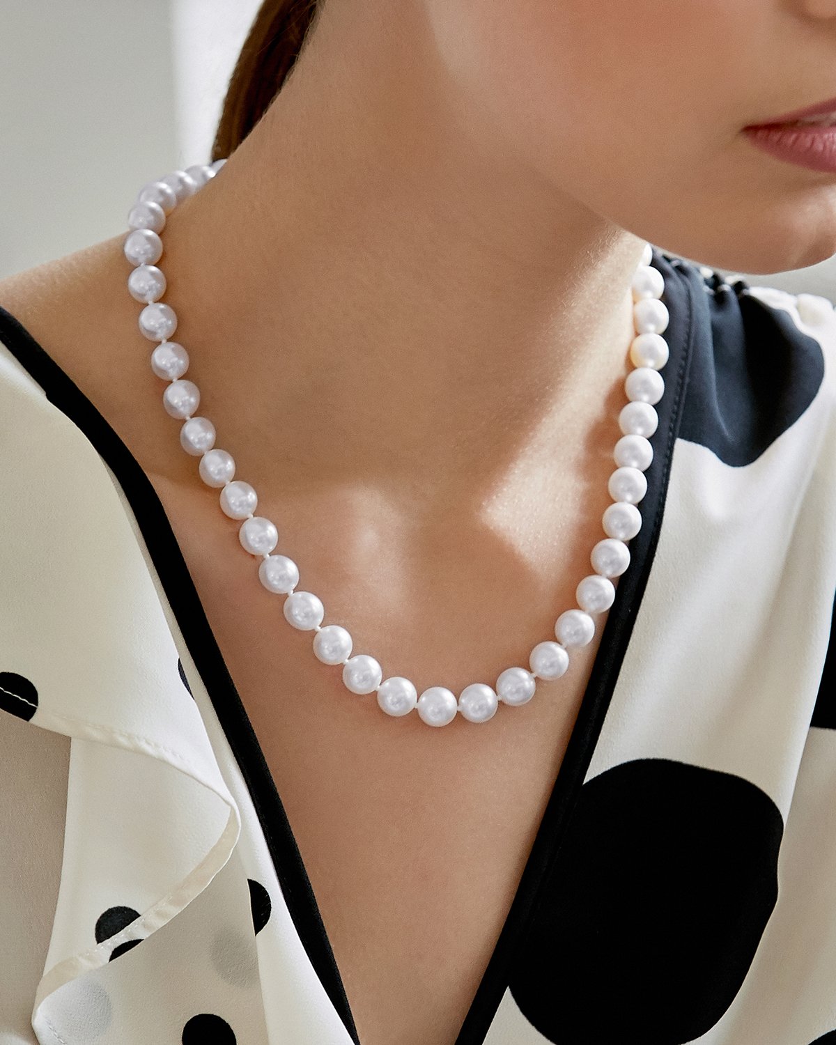 Elegant White Akoya Pearl Necklace in AA+ Quality 2