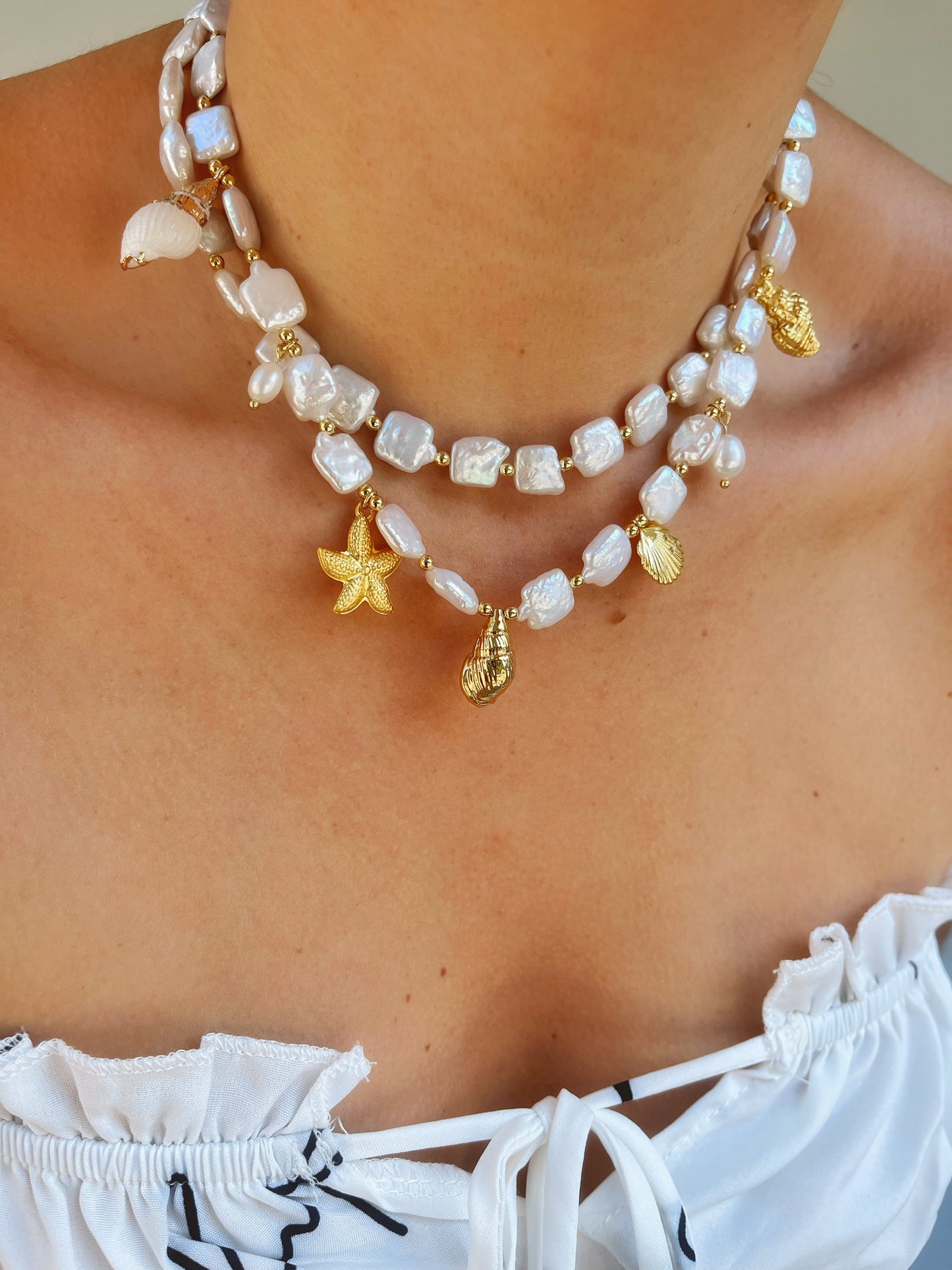 Pearl Choker with Flat Square Design