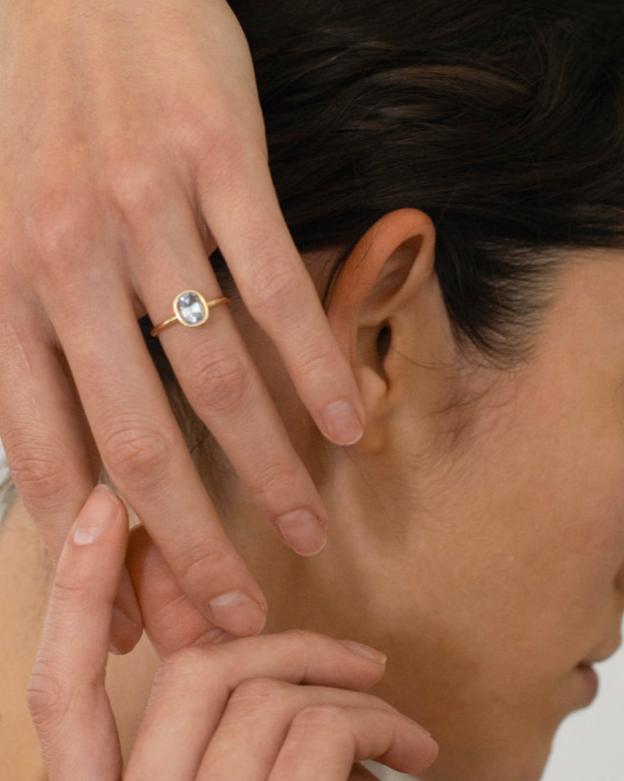 Pale Oval Sapphire Floating Ring in 14K Gold