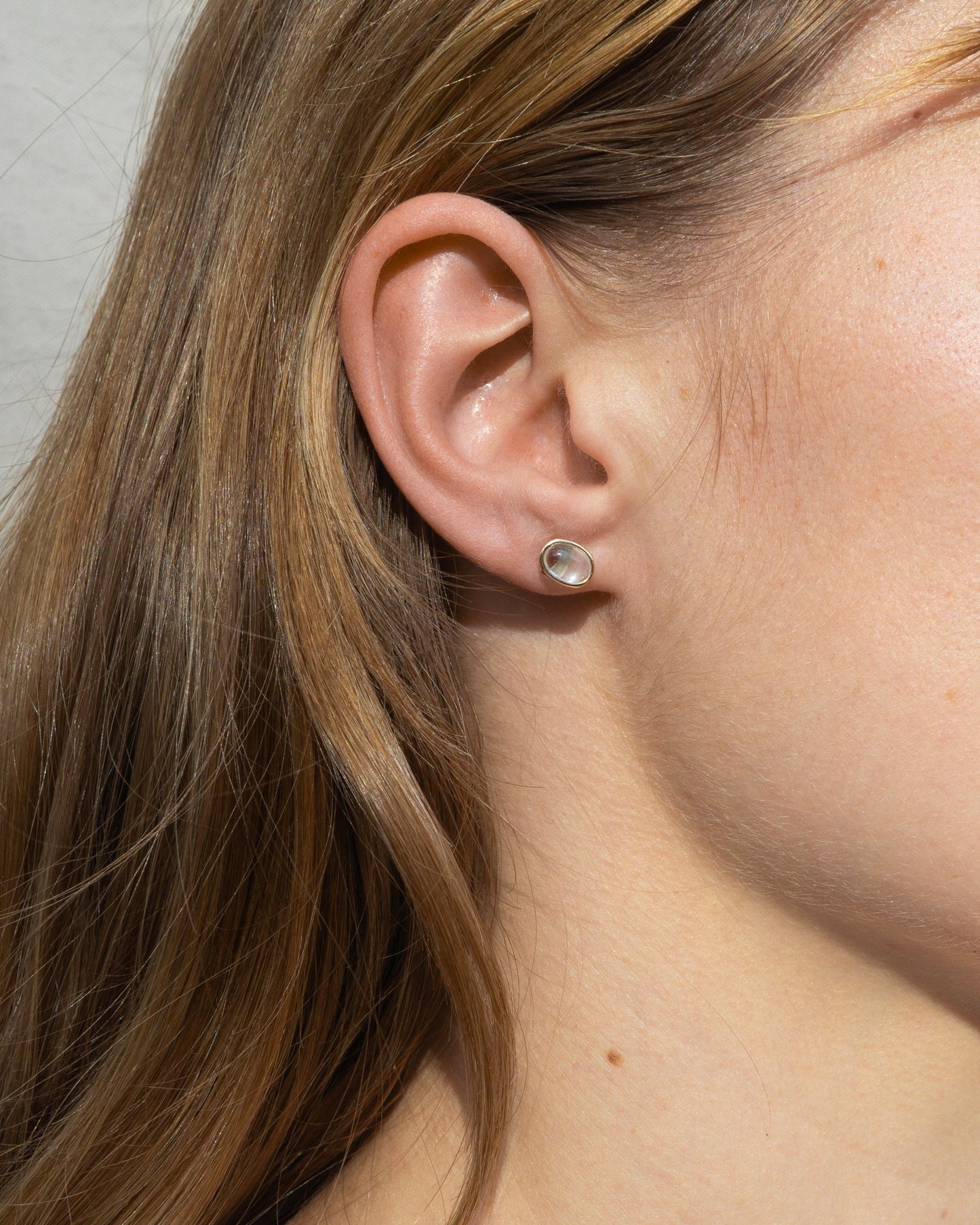 14K Floating Studs