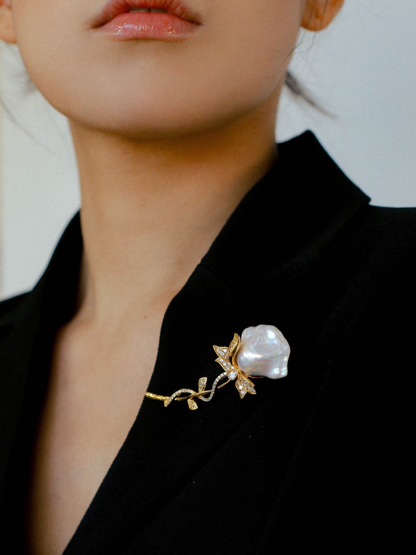 Flower Baroque Pearl Brooch