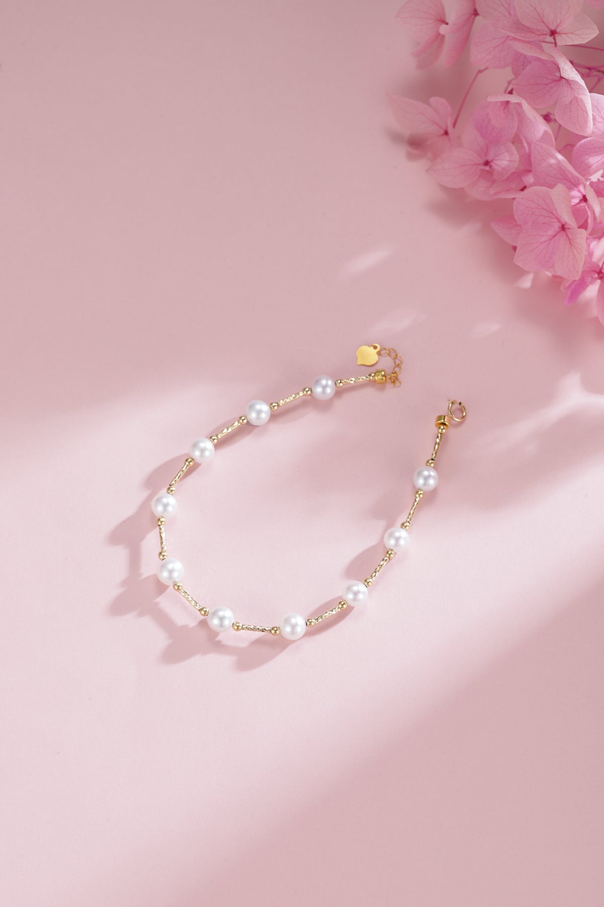 Freshwater Pearl Bracelet with 18K Gold Design