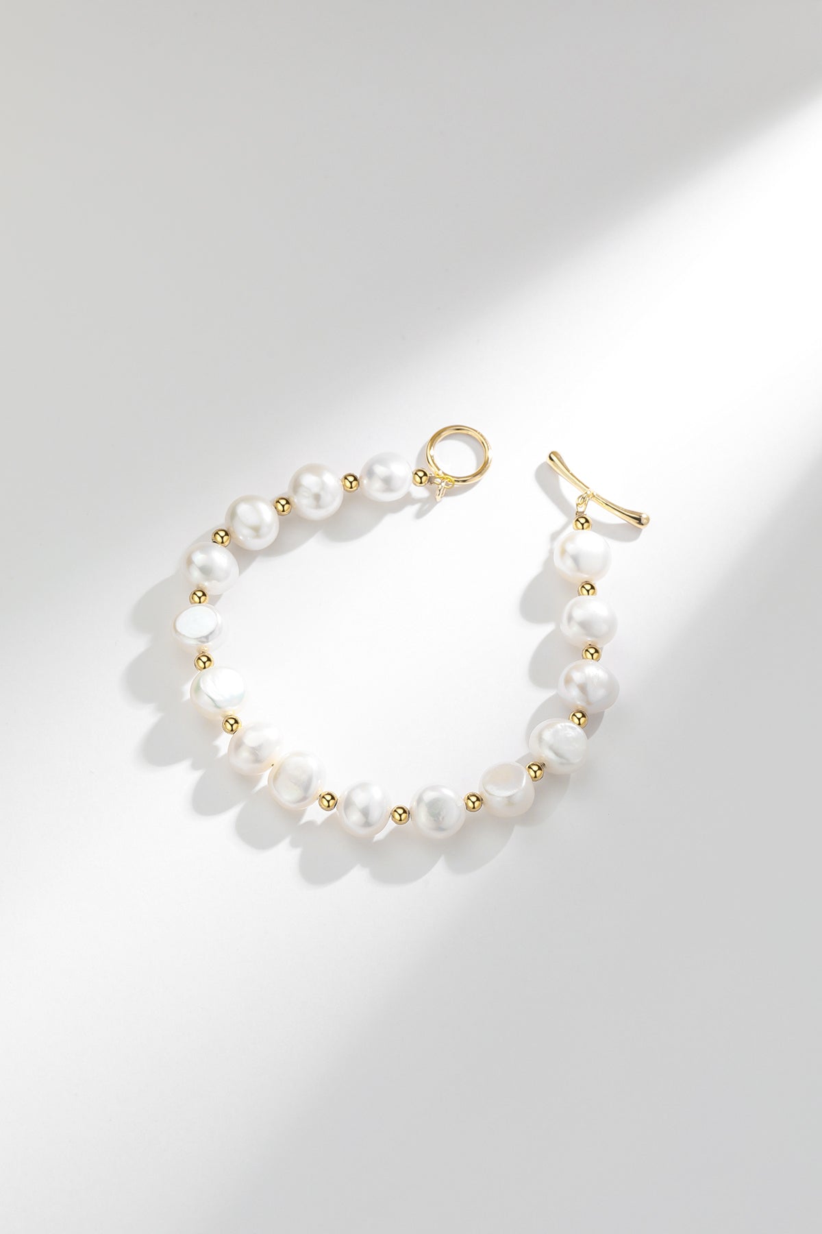 Elegant Pearl Bracelet for Women 3