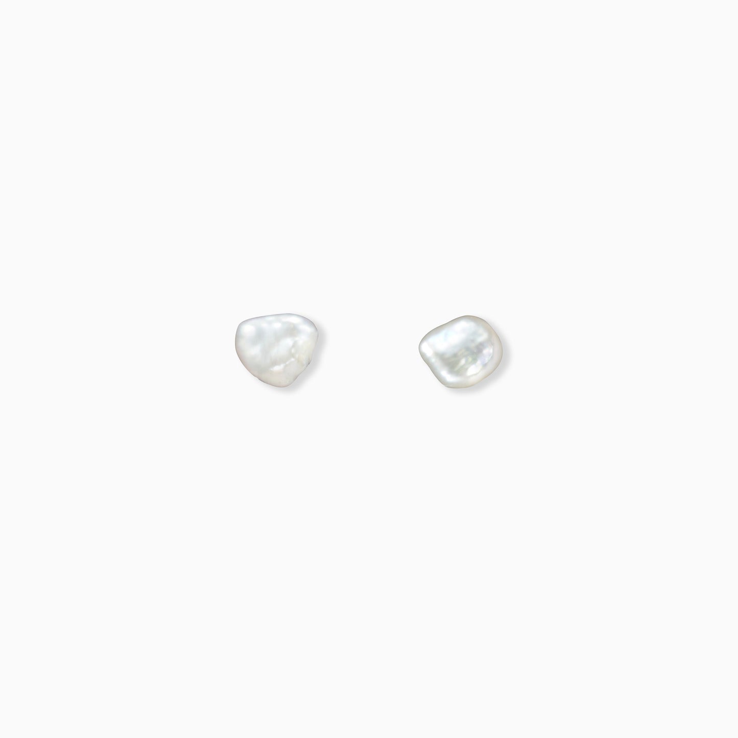 Elegant Pearl Stud Earrings in Classic Design 1