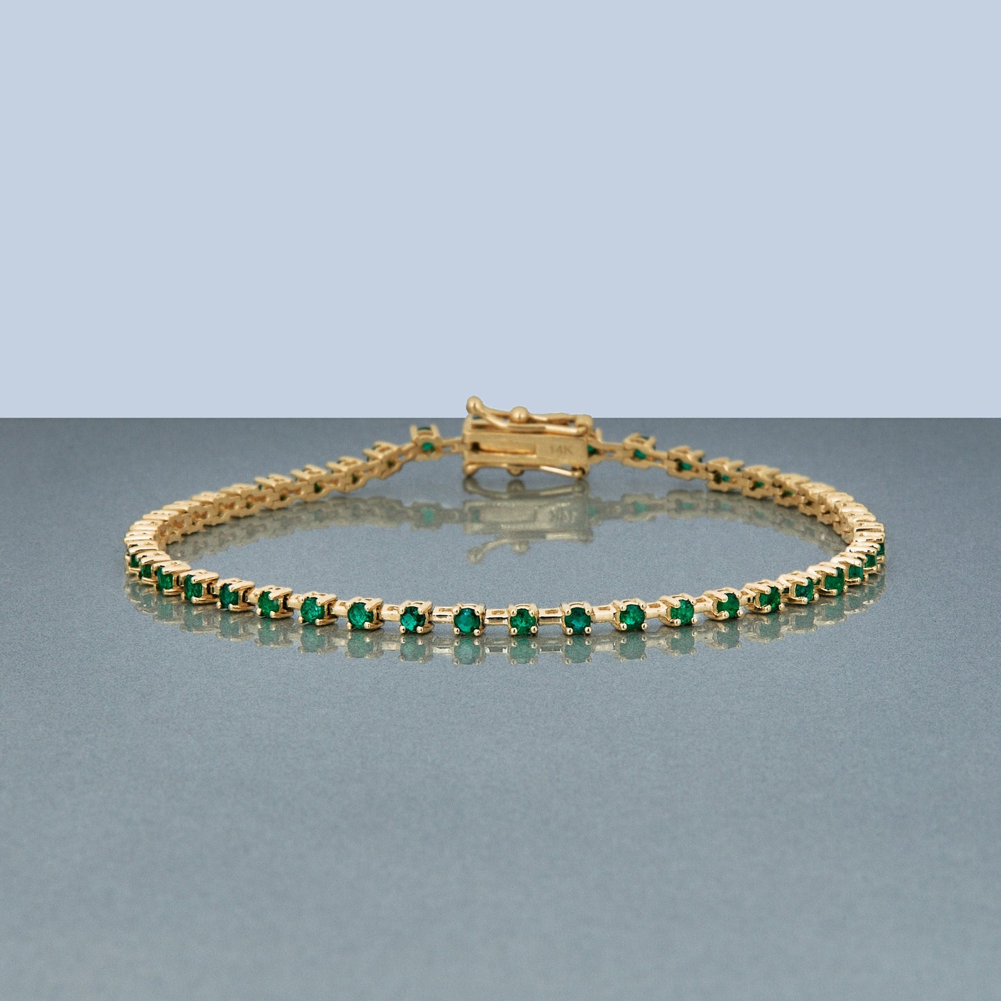 Emerald Tennis Bracelet with Elegant Design