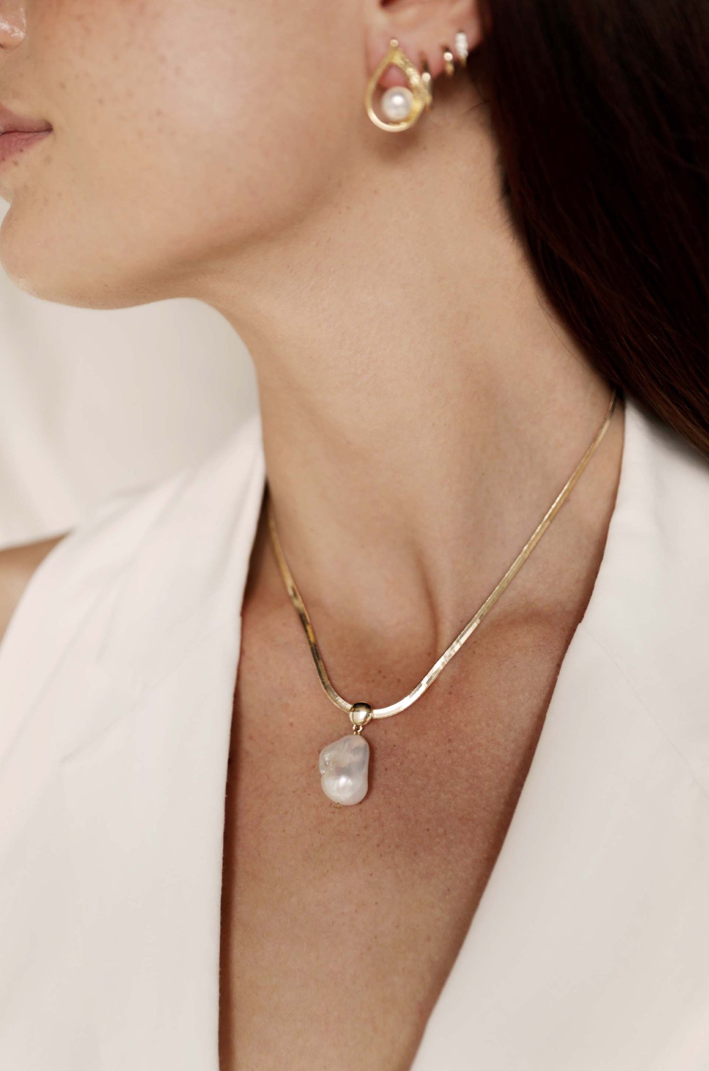 Elegant Baroque Pearl Pendant Necklace