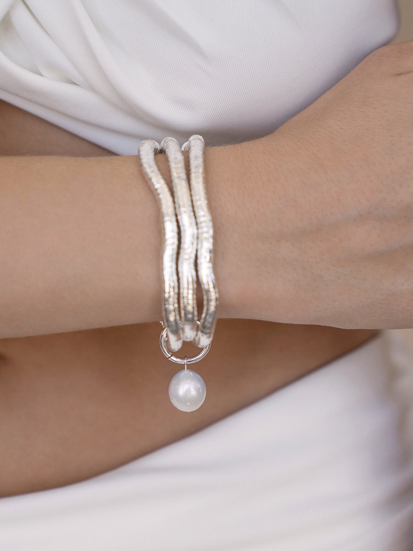 Pearl and Liquid Gold Stretch Bracelet