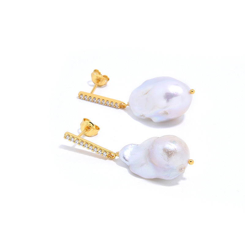 Baroque Pearl and Zirconia Chic Earrings