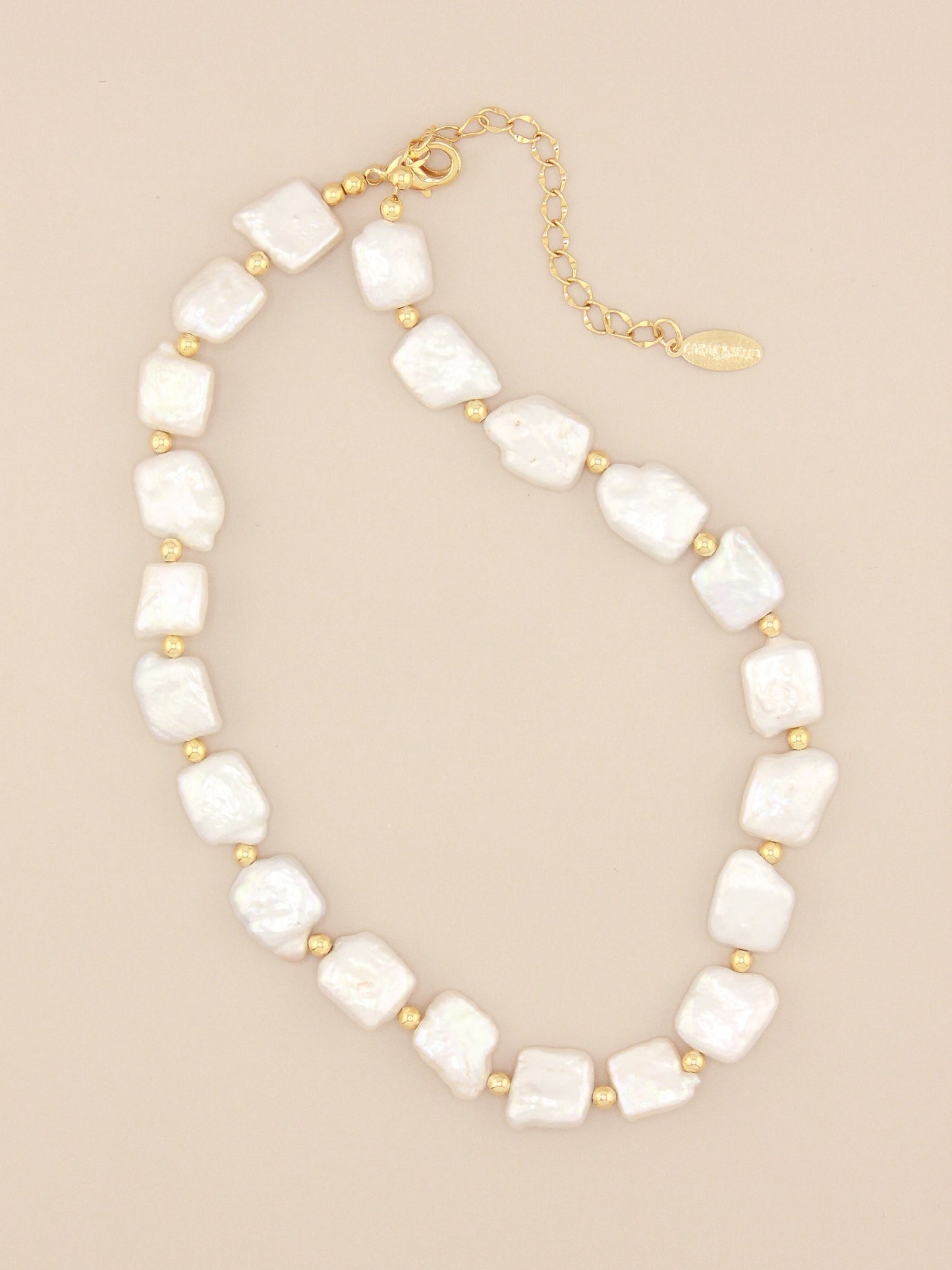 Pearl Choker with Flat Square Design