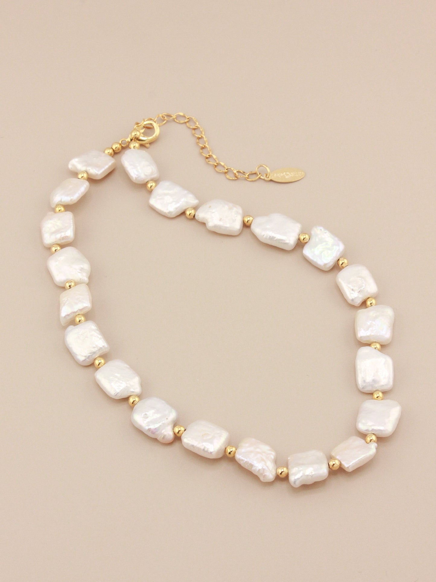 Pearl Choker with Flat Square Design