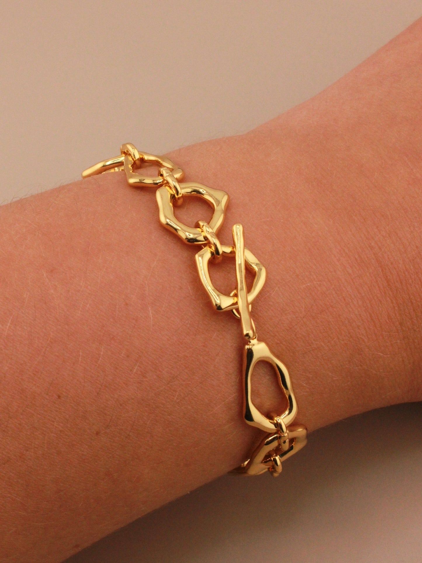 Abstract Gold Bracelet for Fashionable Style