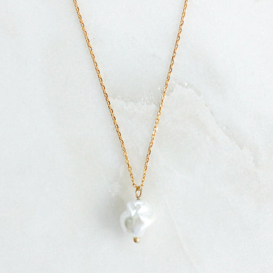 Small Dainty Pearl Pendant Necklace