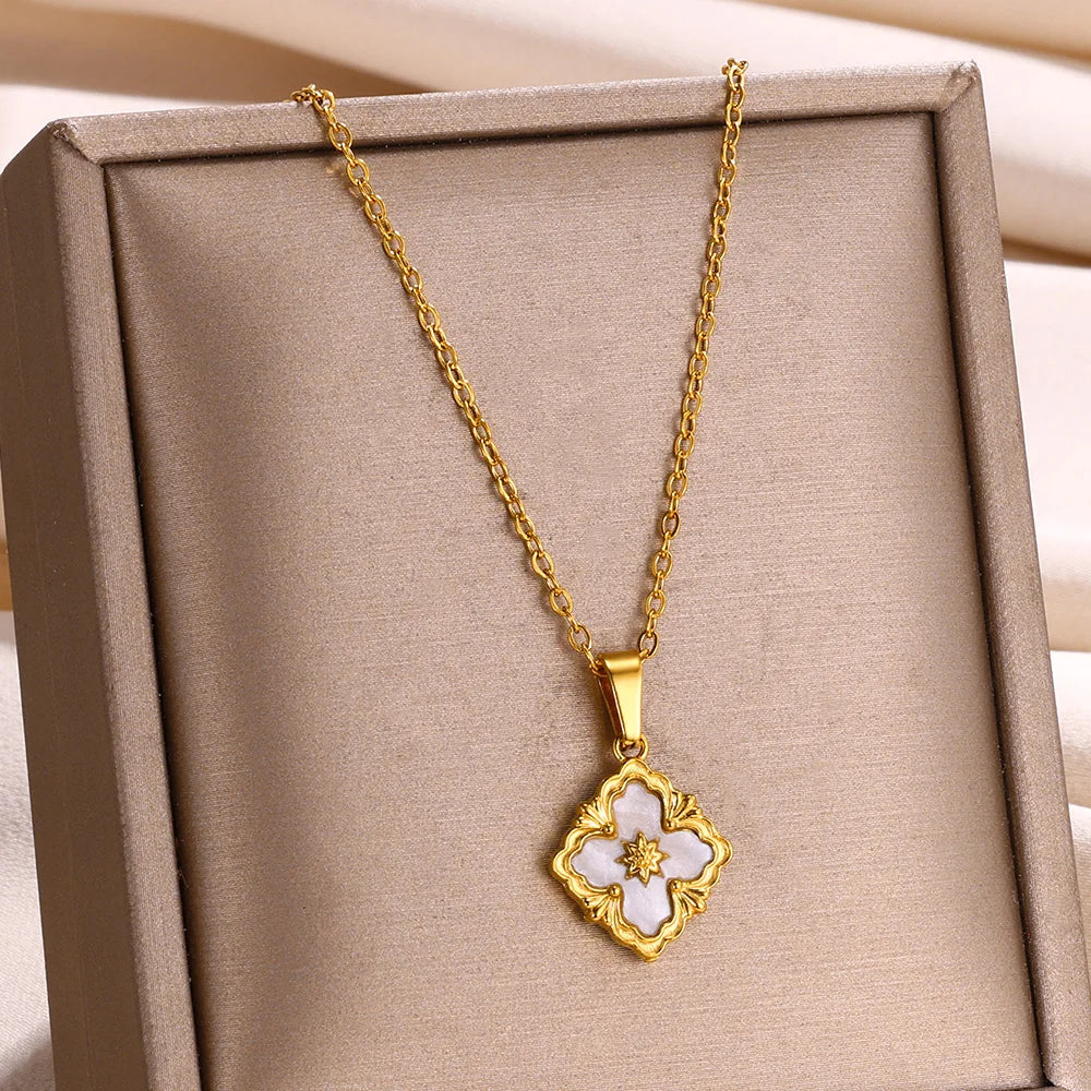 Clover Design Pendant Necklace for Everyday Wear