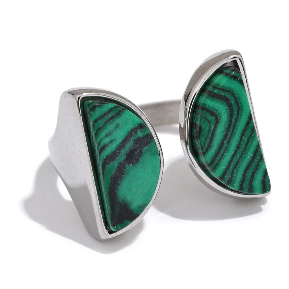 Elegant Wide Ring with Malachite Stone