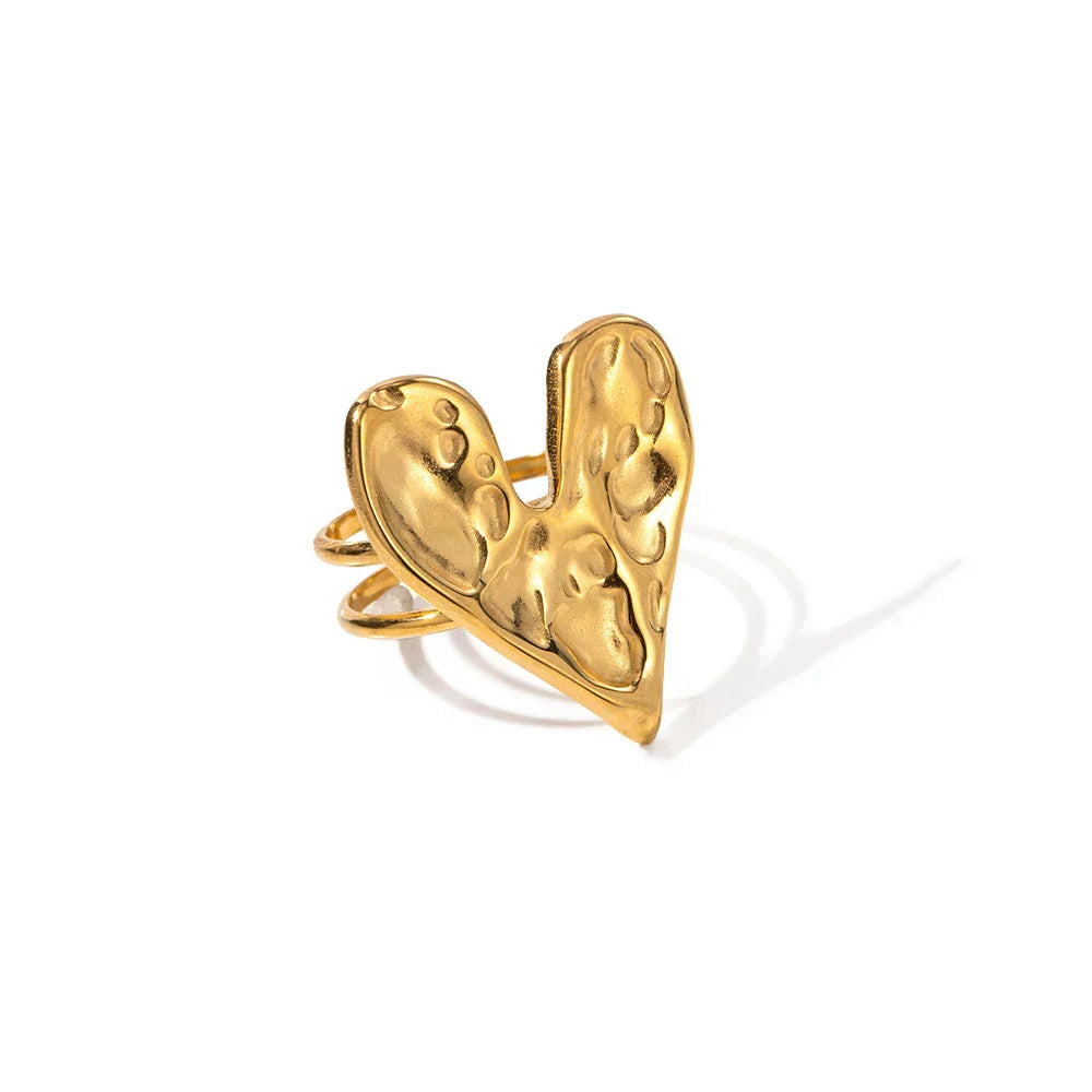 Hammered Heart Ring in Gold Material