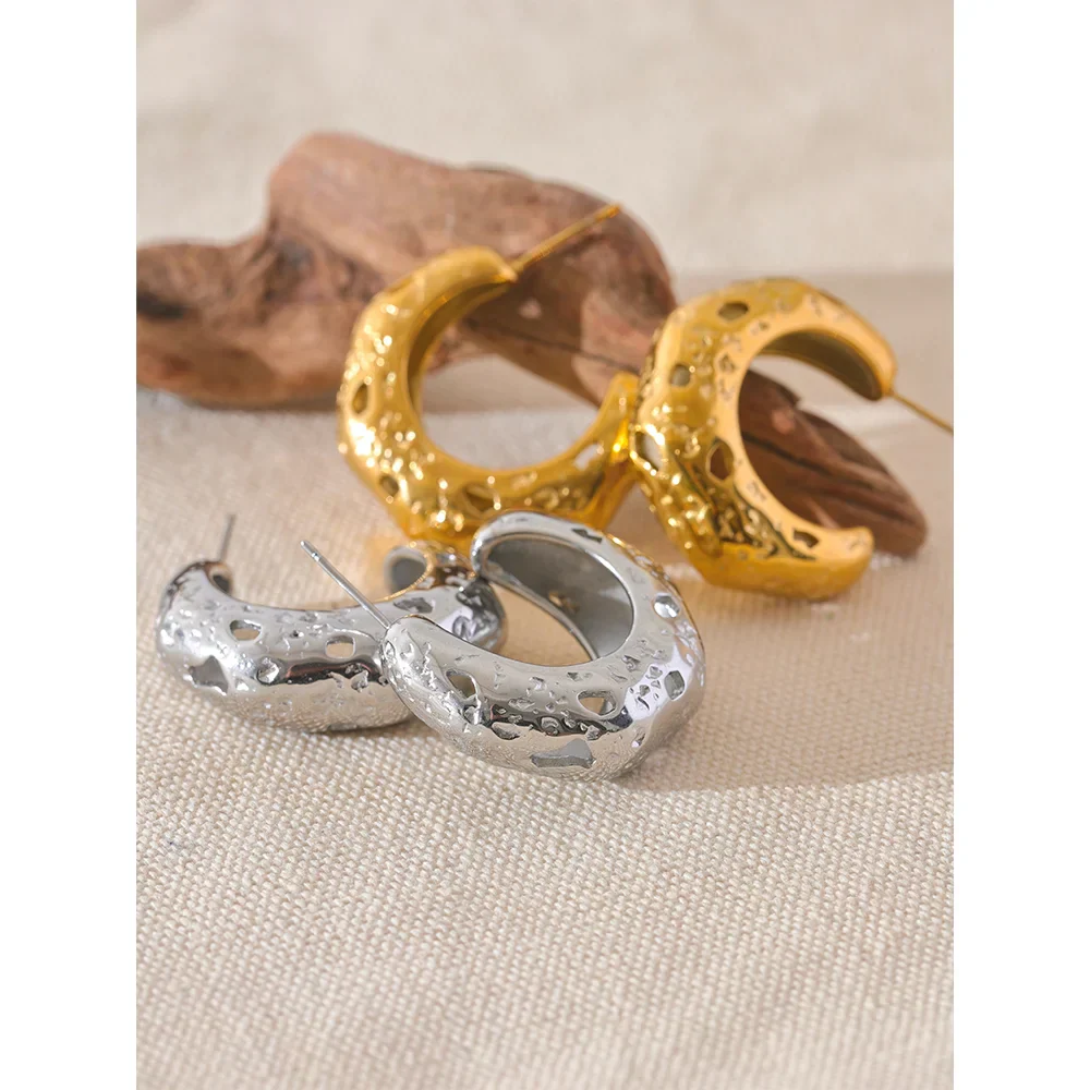 Vintage C-Shape Earrings in Stainless Steel