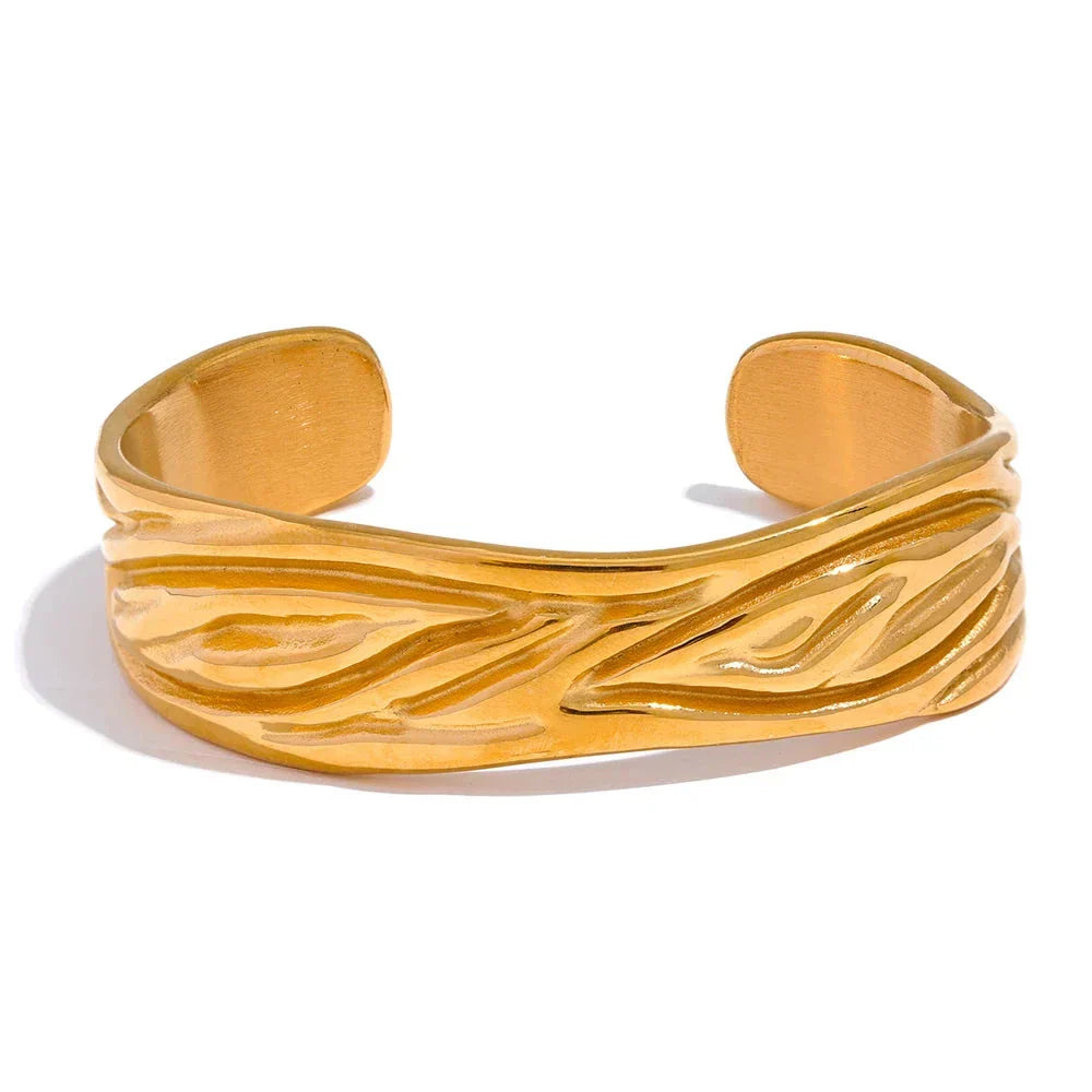 Golden Heavy Metal Cuff Bracelet for Style