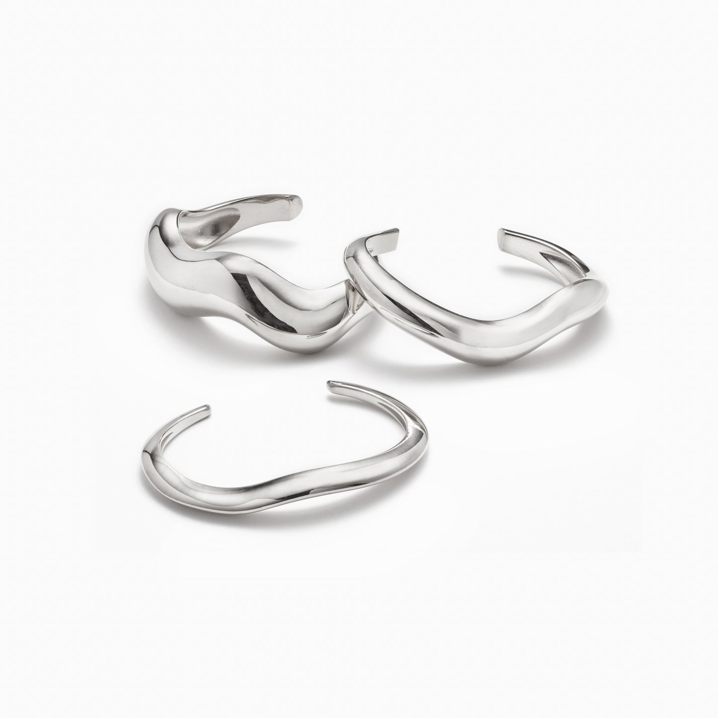 Stylish Cuff Set in Modern Design