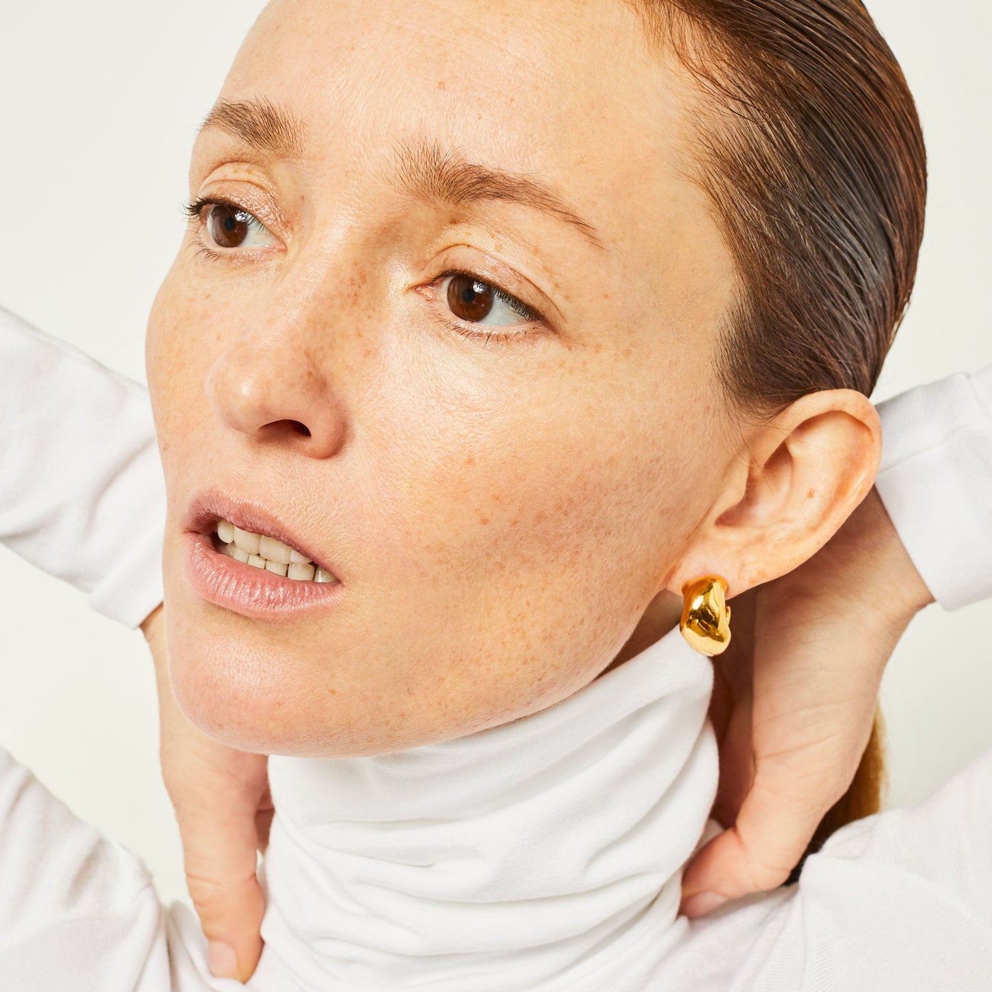 Small Hoop Earrings in Silver