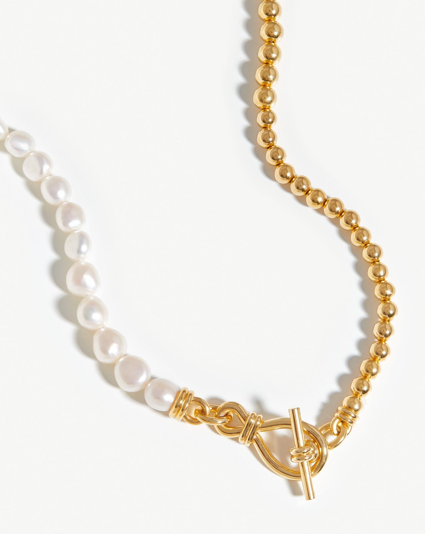 Elegant Baroque Pearl T-Bar Necklace in Gold Plated