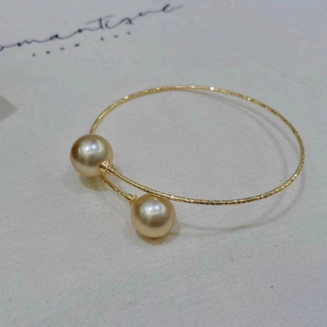 Golden South Sea Pearl Bangle Bracelet in 18k Gold