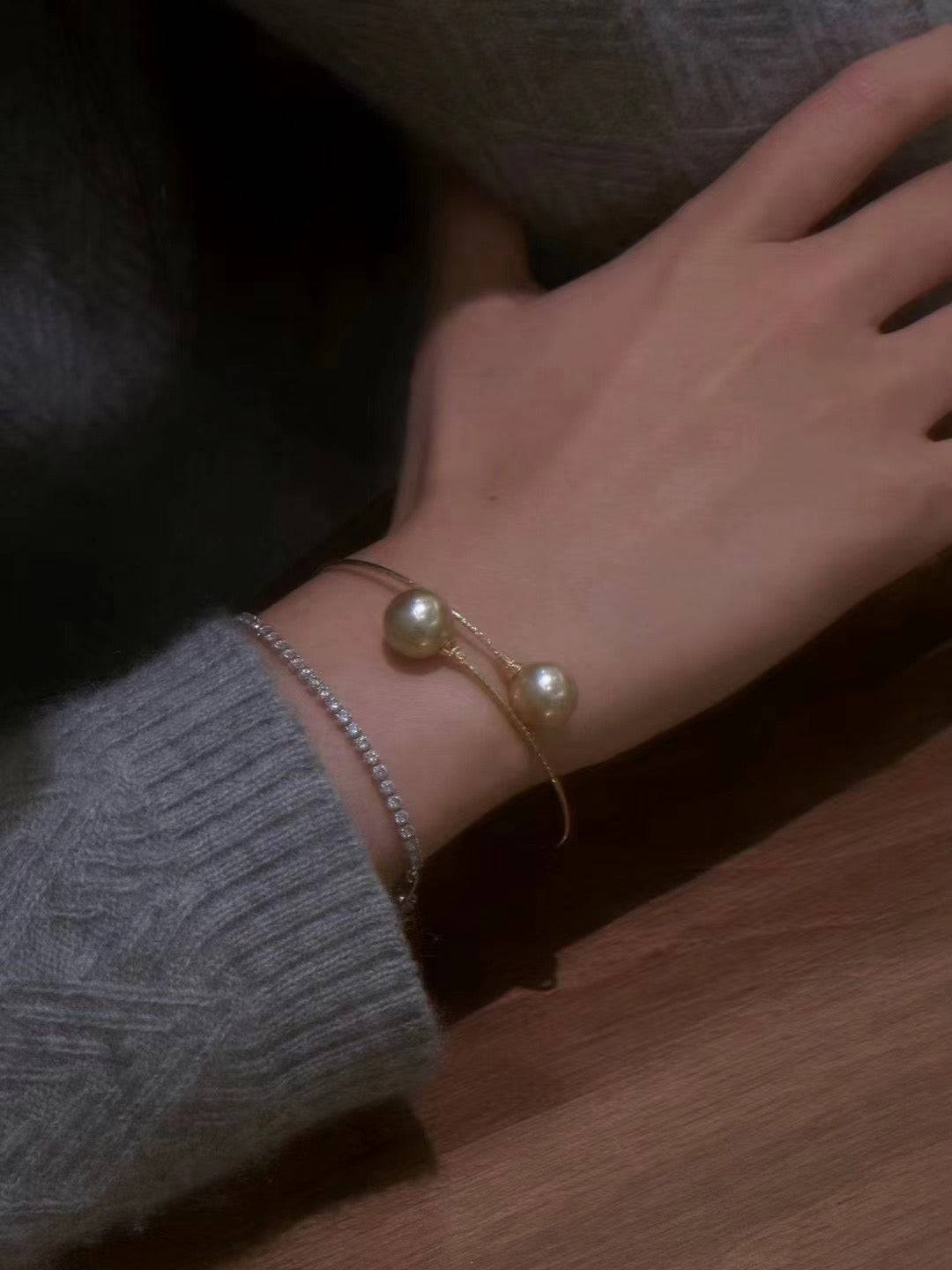 Golden South Sea Pearl Bangle Bracelet in 18k Gold