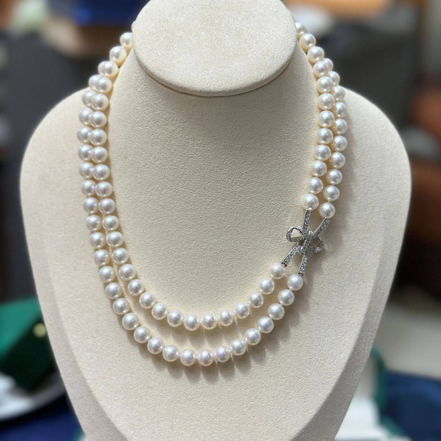 White Freshwater Pearl Necklace and Bracelet Set