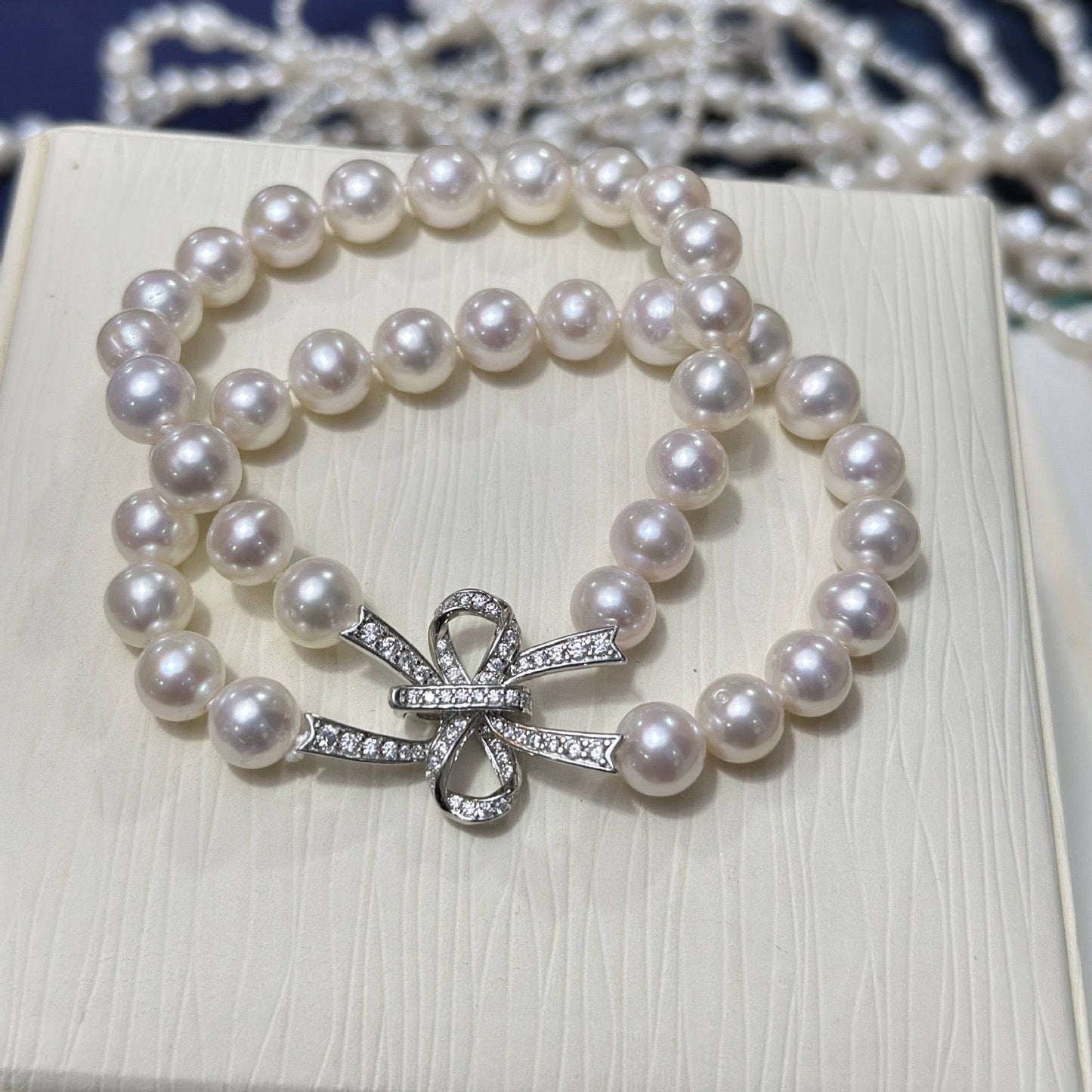 White Freshwater Pearl Necklace and Bracelet Set