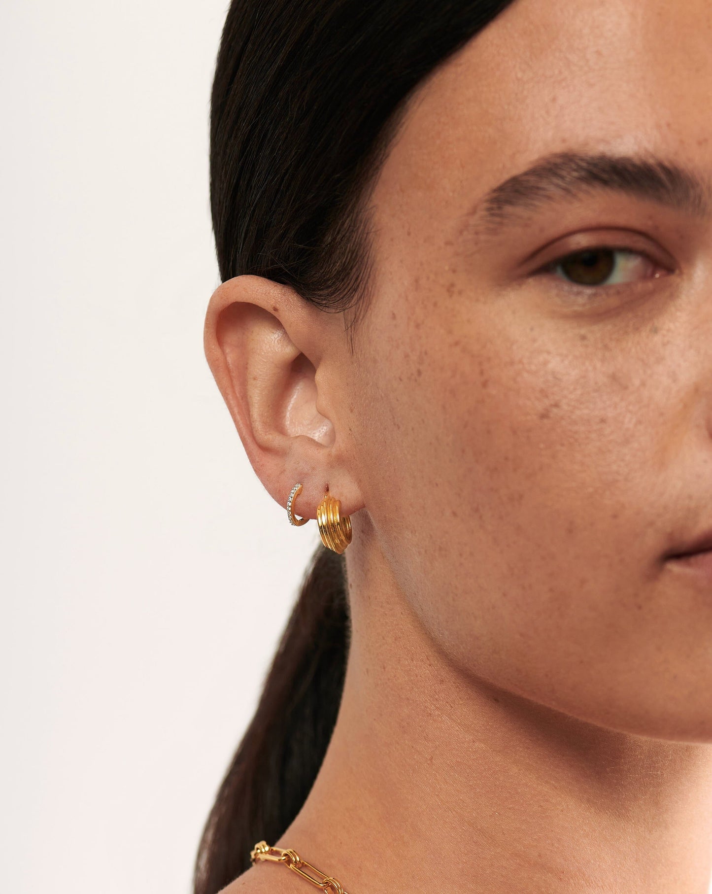 Classic Ridge Mini Hoop Earrings in 18k Gold Vermeil