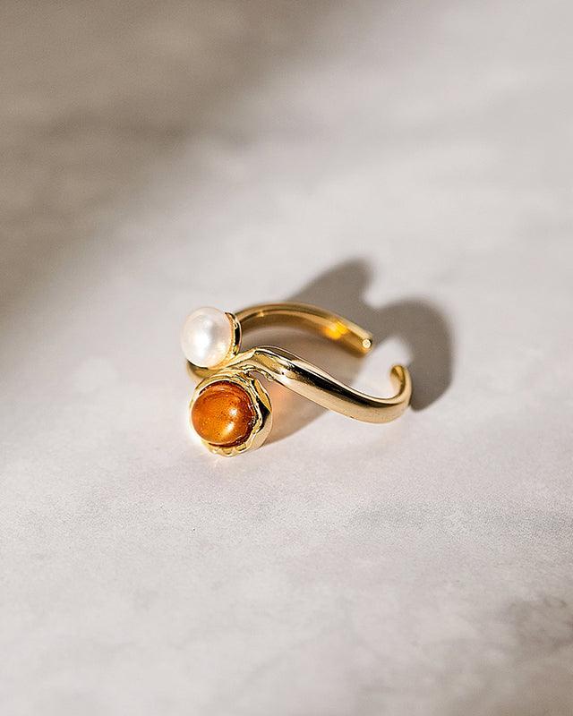 Amber Ring with Unique Dopamine Pulse Design