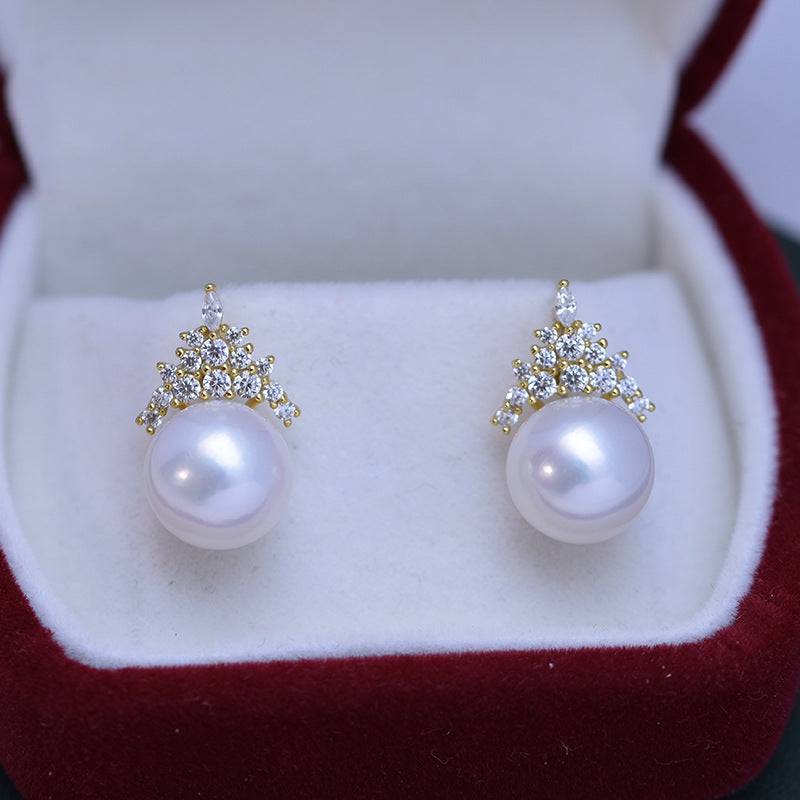 Freshwater Pearl and Queen Style Earrings