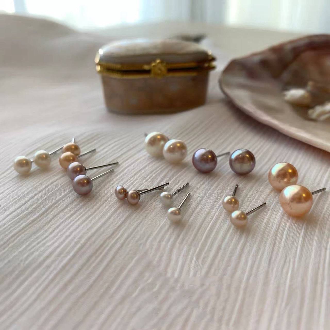 Classic Freshwater Pearl Stud Earrings 7-8mm