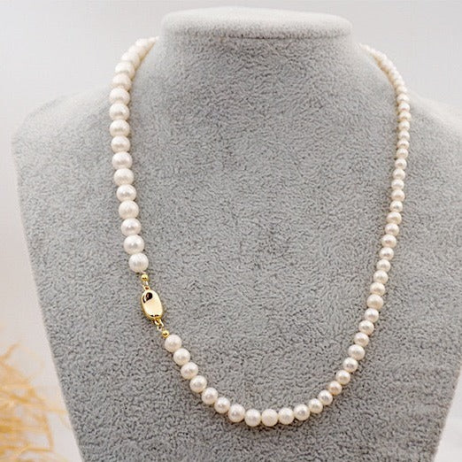 Elegant Gradual Pearls Necklace for Women